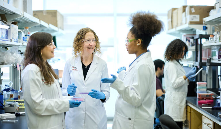 $15 million gift bolsters WashU Medicine’s physician-scientist training program